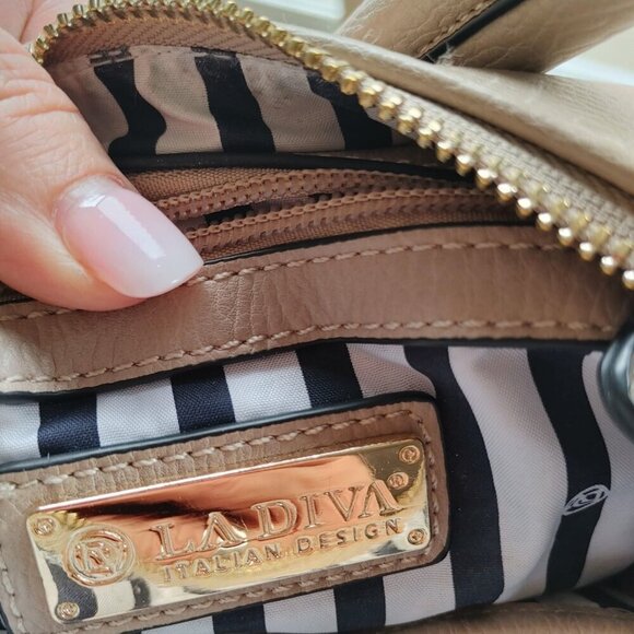 LA DIVA Women's Italian Design Beige Hand Bag Hobo Satchel Purse Zippers - Picture 5 of 12